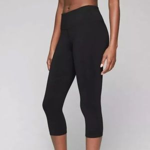 Athleta High Rise Chaturanga Capri Size XS